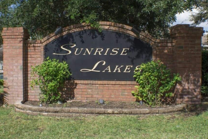 Sunrise Lakes